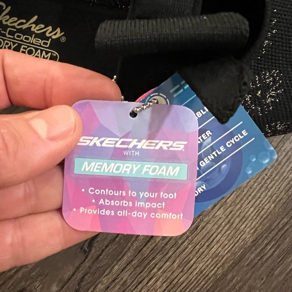 Skechers Women's Black Bow Flats - Picture 9 of 9